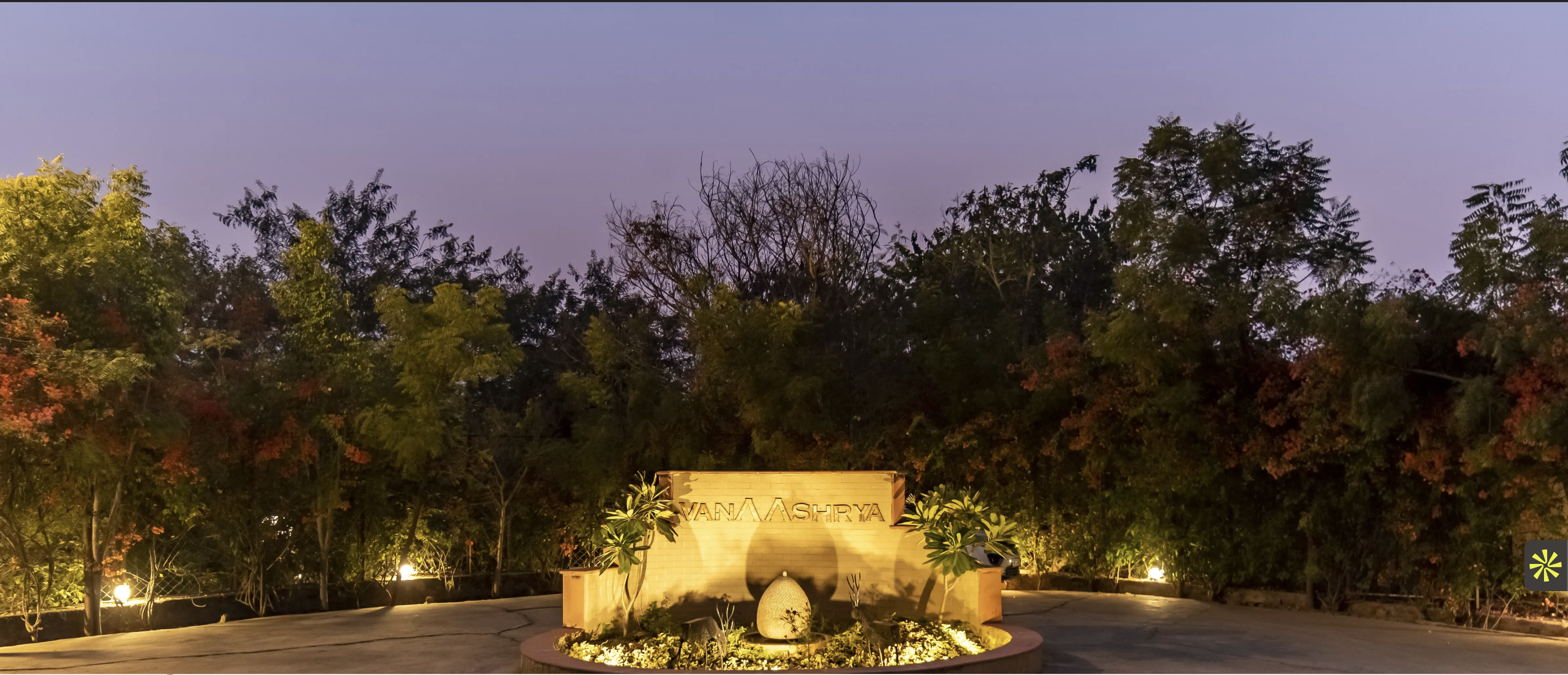 Vanaashrya Luxury Hotel